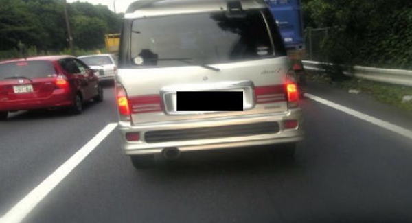 危険運転を繰り返す迷惑車に唖然 仕返しされる動画が話題に バズニュース速報